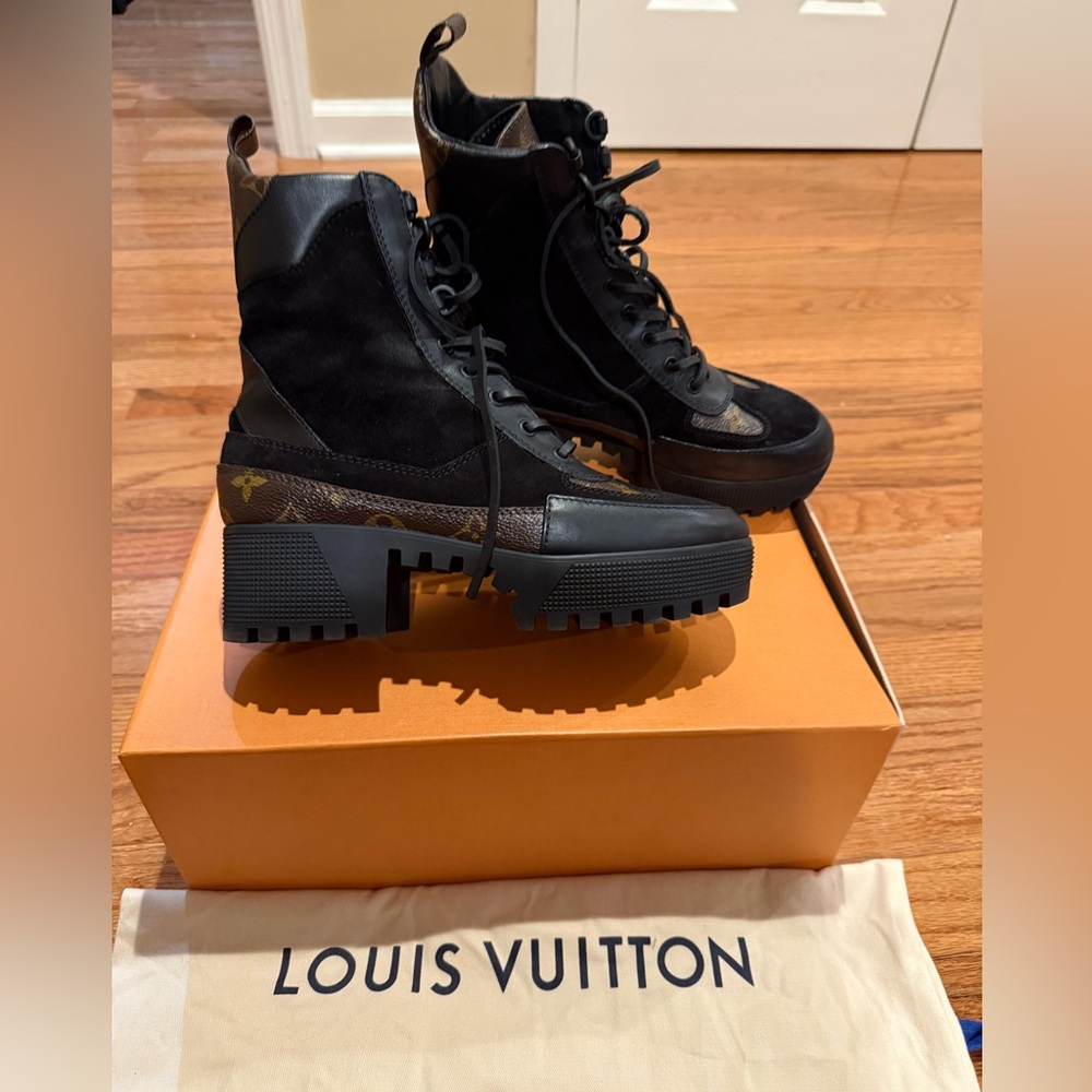 Laureate Platform Desert Boot size 38 Excellent Condition